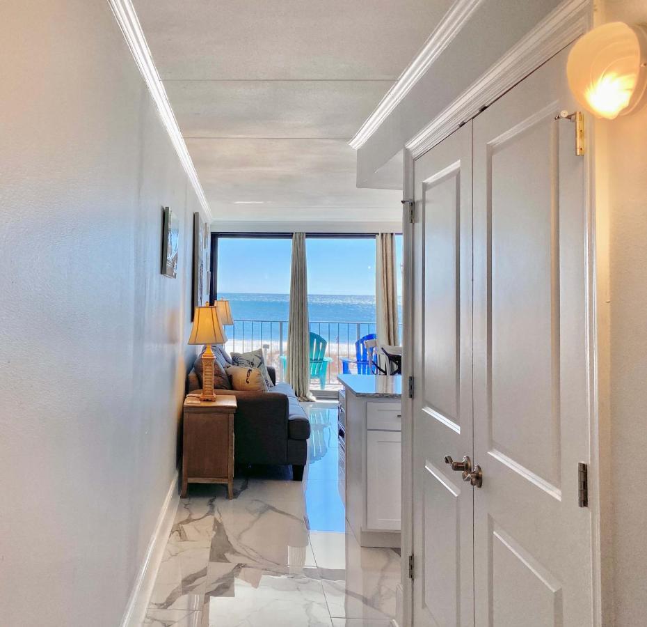 Island Winds East 202 By Albvr - Beautifully Renovated Beachfront Condo & Steps Away From Hangout & More! 굴프 쇼어스 외부 사진